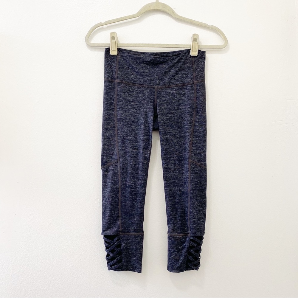 Athleta Mind Over Mat Lattice Capri Gray Leggings